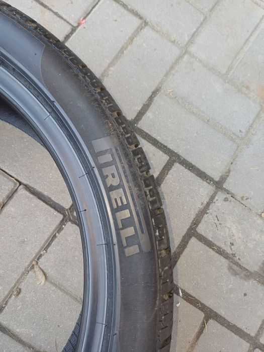 Pirelli Sottozero 235/40R19