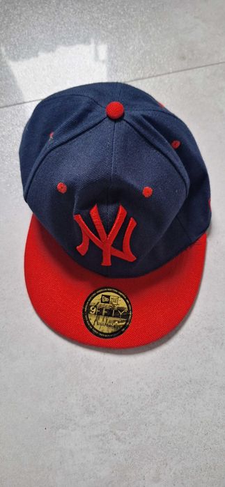 Czapka.  new era