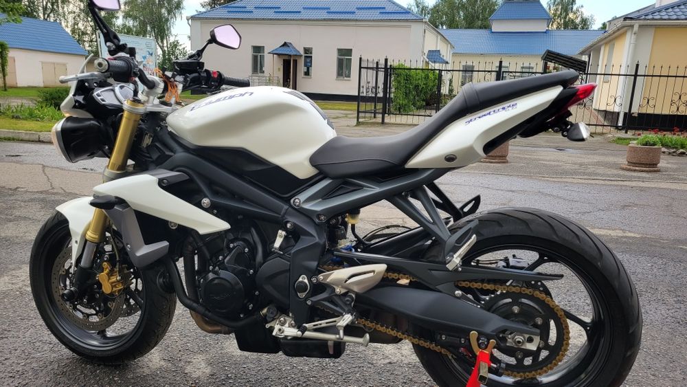 Triumph Street Triple 675 з Японії