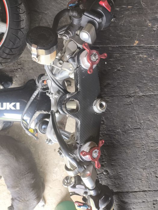 Suzuki GSX-R srad 600 lagi półki koło tarcze