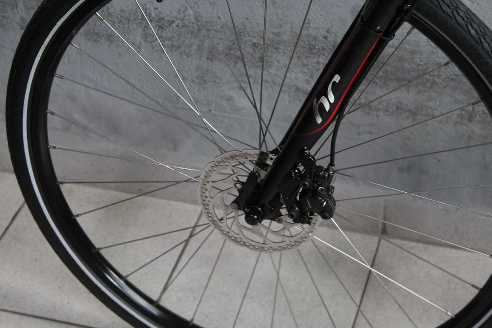 Rower crossowy HardRock, Rama 18,5", Koła 28" Alu, Amor Shimano Deore, Lekki
