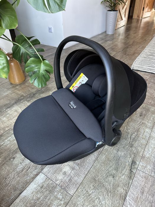 Автокрісло Carrello Nova
