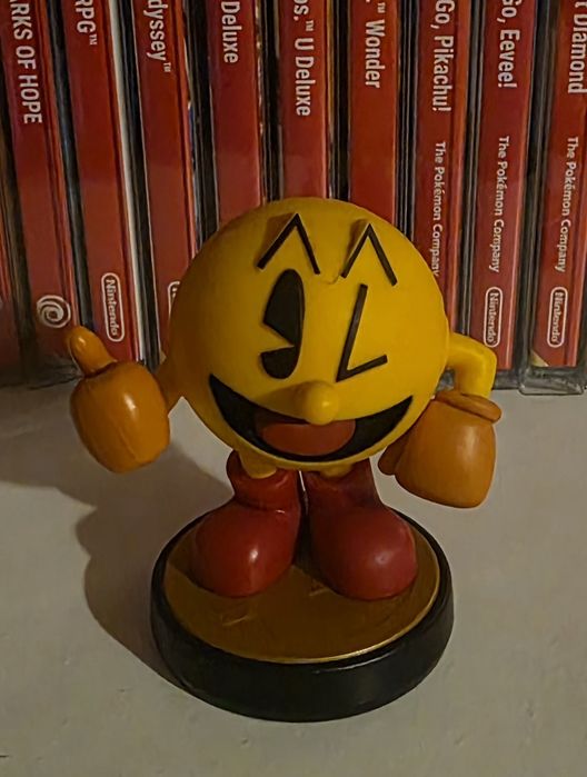 Nintendo Amiibo Pac-Man Figure