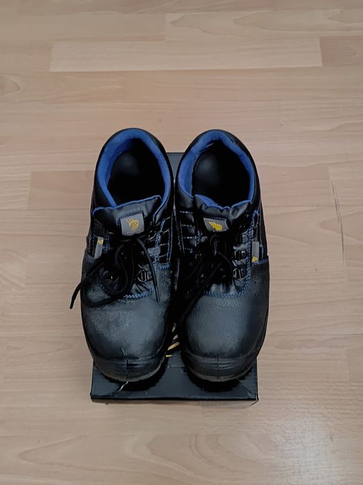 Buty robocze ochronne rozmiar 40  czarno-niebieskie