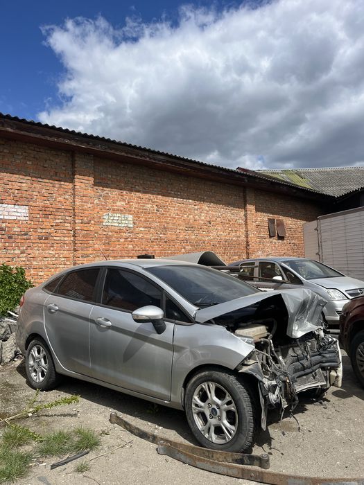 Ford Fiesta після дтп !
