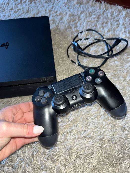 PlayStation 4 Slim + Controle Original + Jogo GTA 5