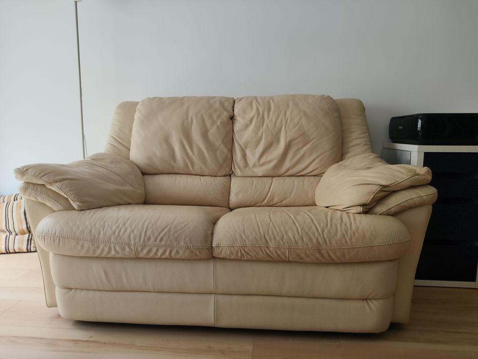Vendo sofá de pele 2 lugares