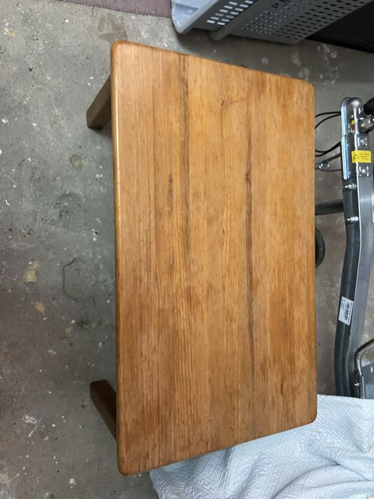 Mesa castanha de pinho macica