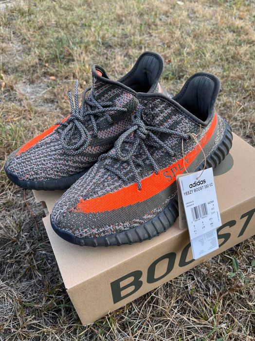 Yeezy Boost 350 V2 "Carbon Beluga" 43 1/3