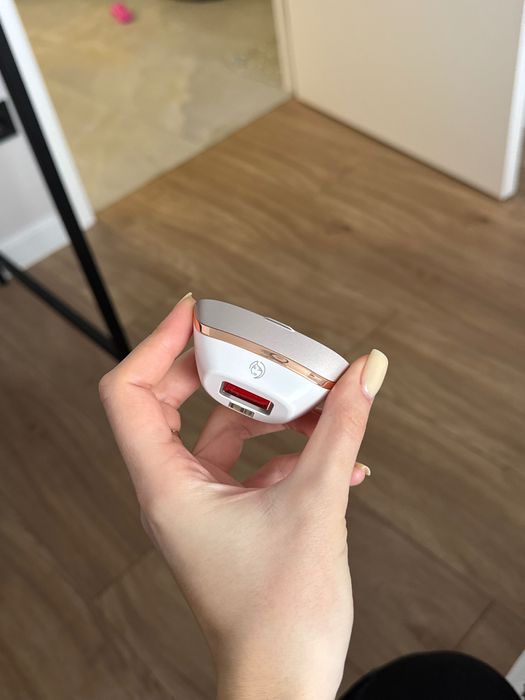 Фотоепілятор Philips Lumea