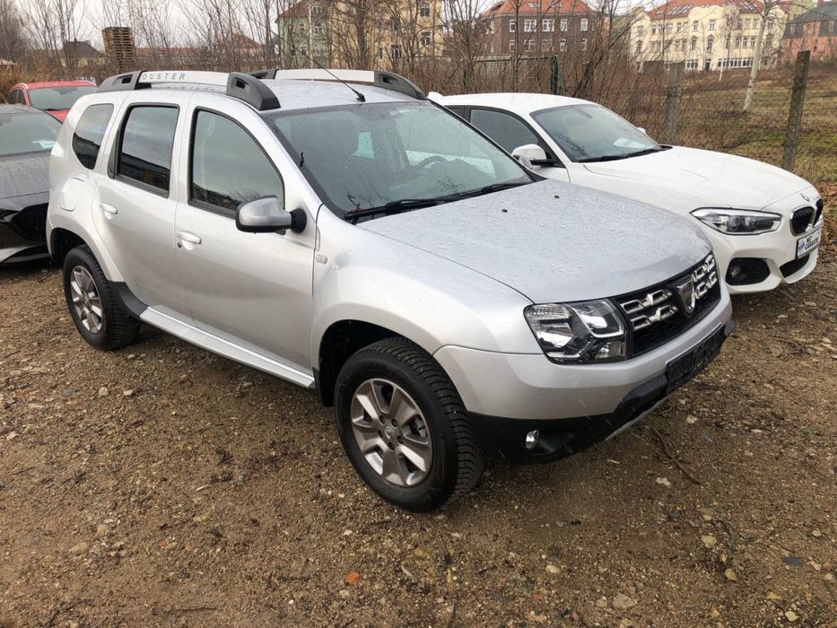 RENAULT DUSTER 1.6 бензин супер стан!