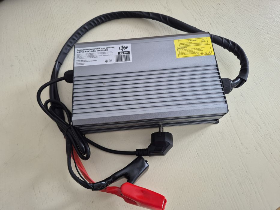 Зарядний пристрій для акумуляторів LiFePO4 3.2V-40A-128W