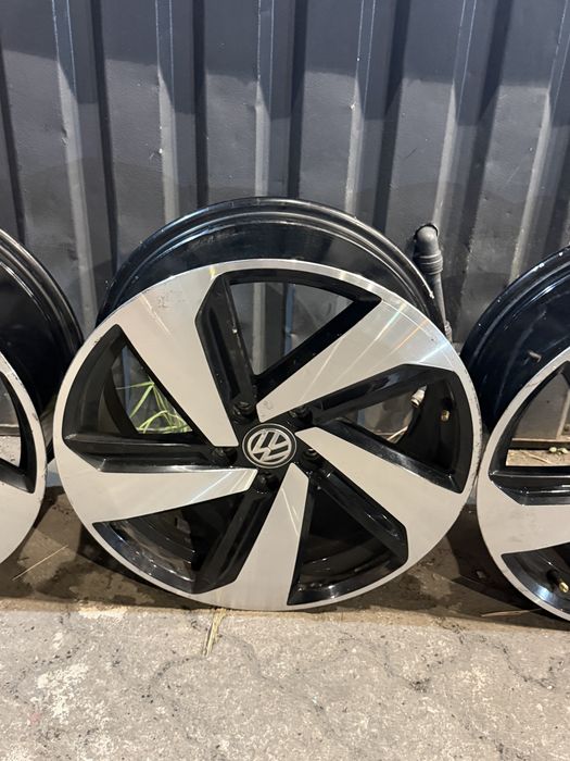 Продам Оригінальні диски на Golf GTI