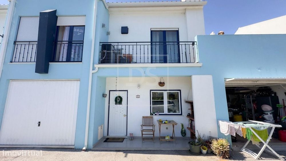 Moradia T3+1 com Vista Mar em Condomínio Fechado com Piscina e Garagem