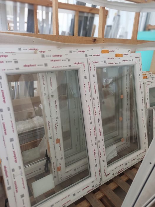 Caixilharia em PVC marca Aluplast janelas em stock