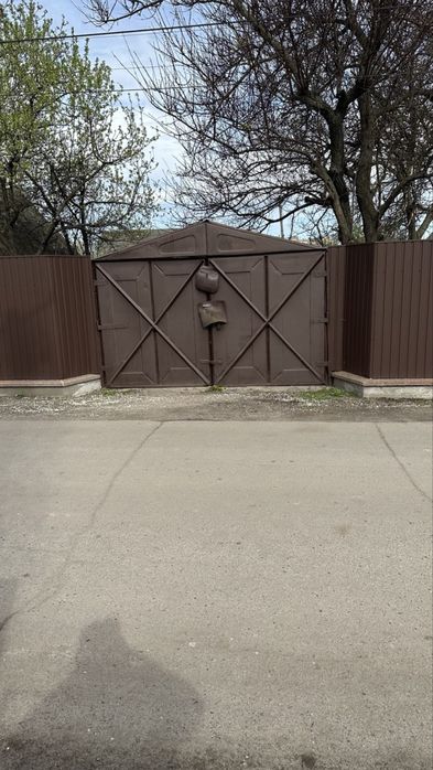 Здам в оренду гараж! Центр, район 9 школи. Металевий, утеплений,світло