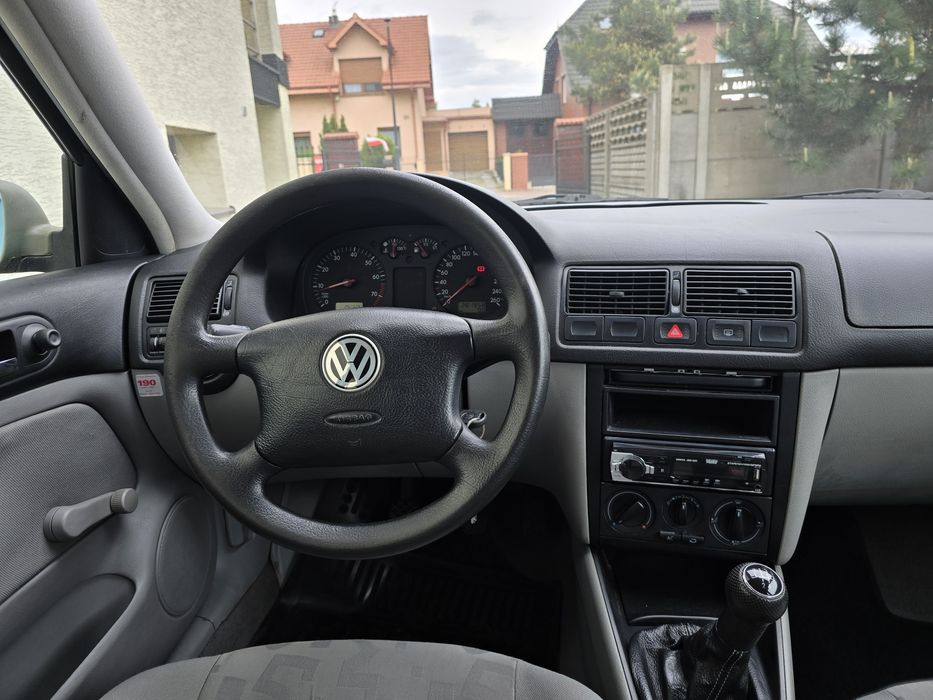 Volkswagen Golf 4 IV | 1.6 SR benzyna | Świeżo sprowadzony z Niemiec |