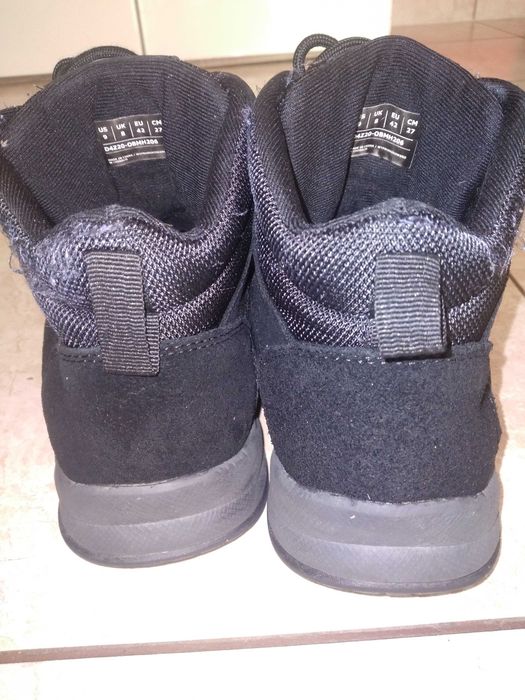 Buty czarne zimowe zamszowe 4F. Rozm. 42.