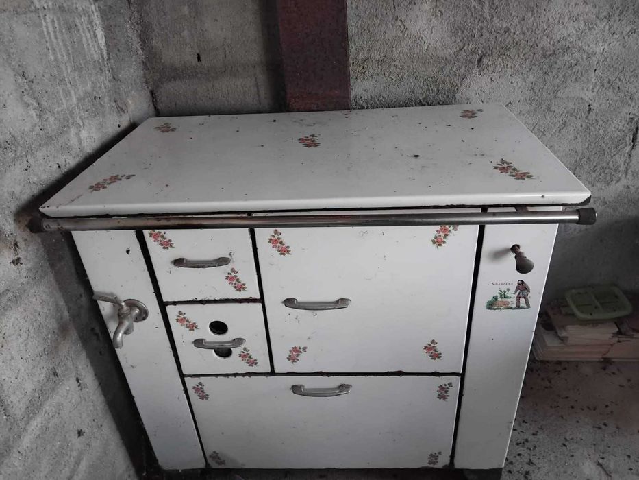 Fogão a lenha antigo