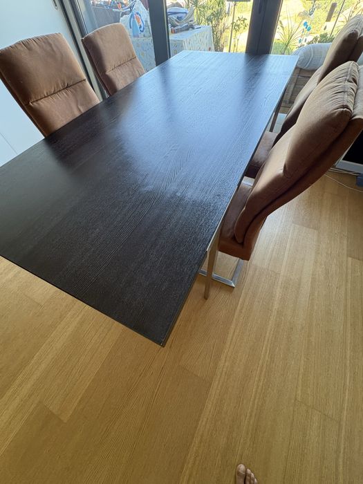 Mesa de jantar com 4 cadeiras - bom estado