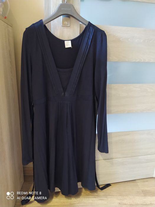 Elegancka granatowa sukienka