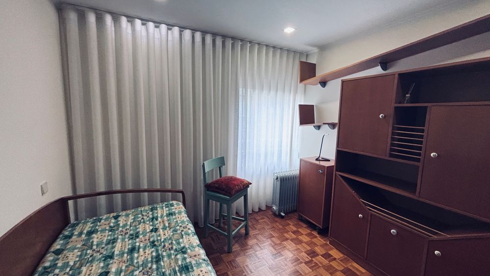 T2 Mobilado, Garagem 2 viaturas e Elevador – Rua de Camões,327  Porto