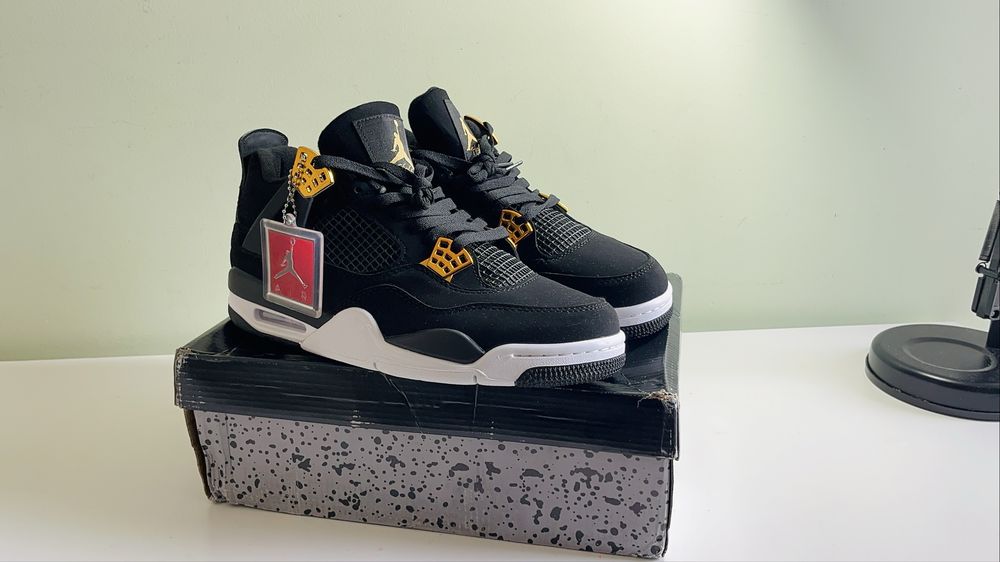 Air Jordan 4 Retro Royalty