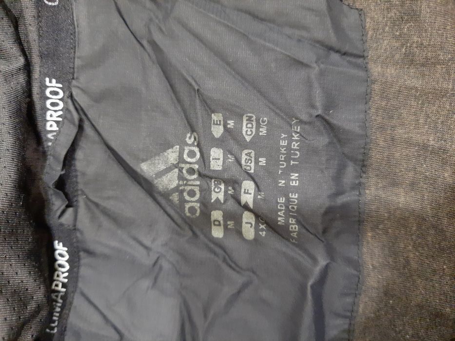 Продам спортивный костюм