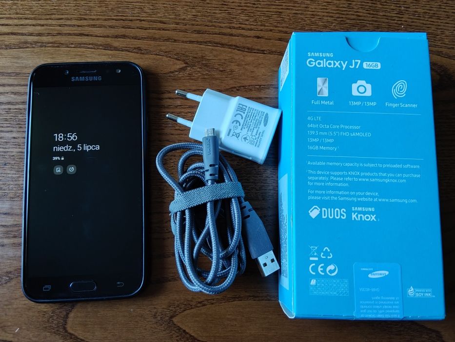Smartfon Samsung Galaxy J7