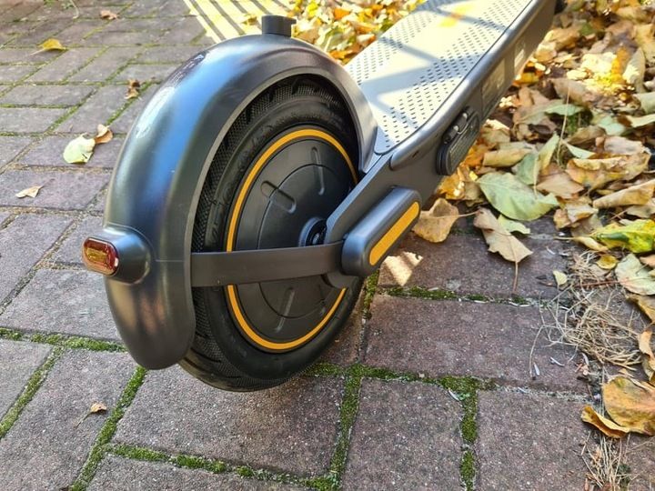błotnik tylny + wspornik do motus scooty 10
