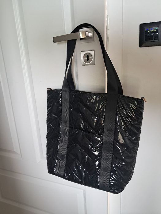 Torebka czarna z połyskiem