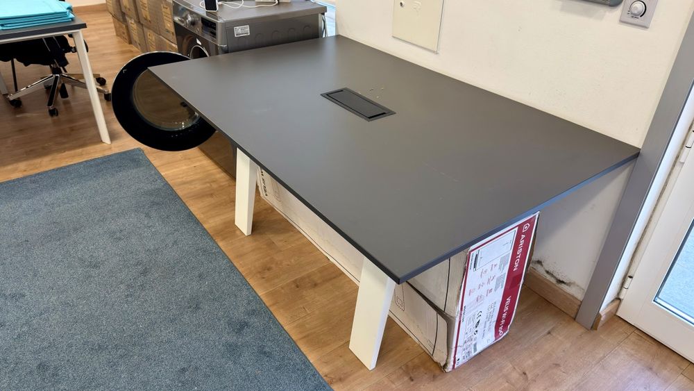 Mesa de escritório para  reuniões