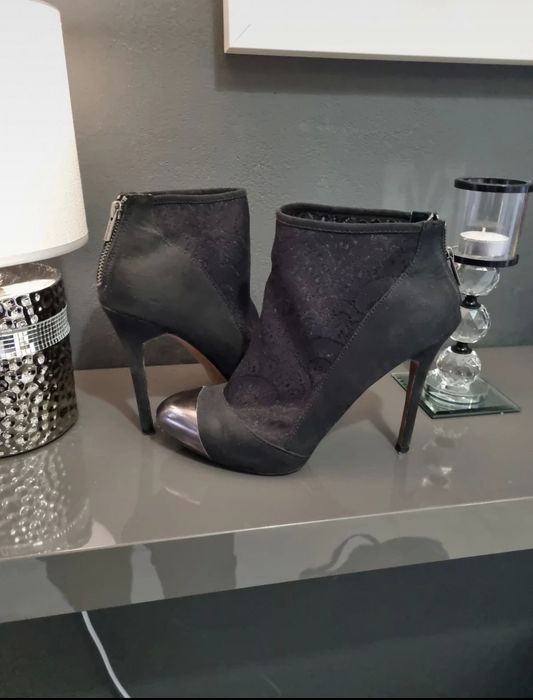 Szpilki botki Bershka 39 metaliczny nosek