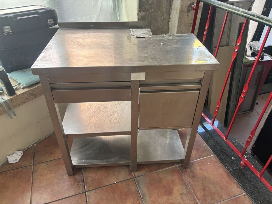 Bancada Inox para Máquina de Café com Tulha para Borras