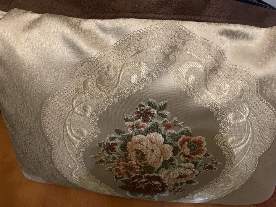 Подушка  на диван