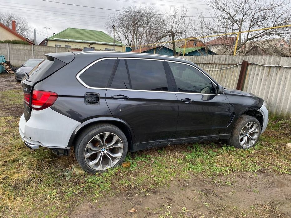 BMW X5 5.0i V8 500лс  Обмен на авто или недвижимость