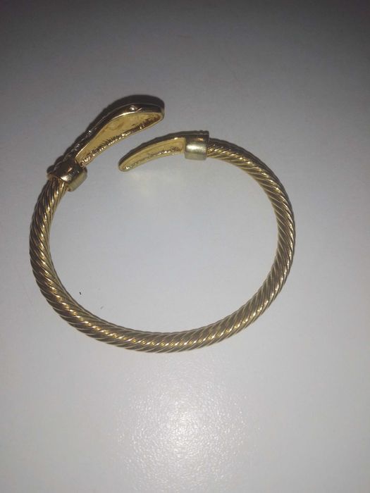 Pulseira dourada