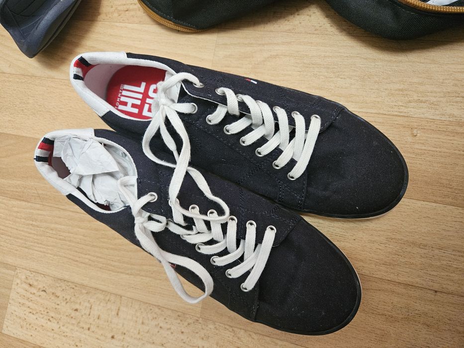 Buty Tommy Hilfiger
Oferuję na sprzedaż nowe, yginalne buty mar