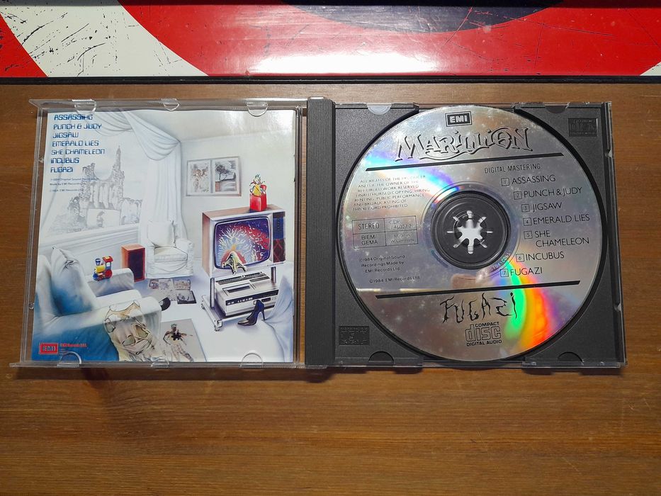 Pack de 4 Cds ,um dos quais duplo. Banda Marillion