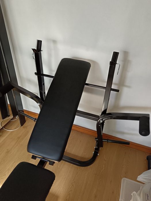 Muscle building machine with bar, dumbbells and 30.5kg weights64284600776706124