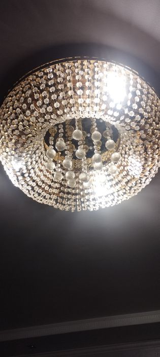 Продається кришталева люстра світильник