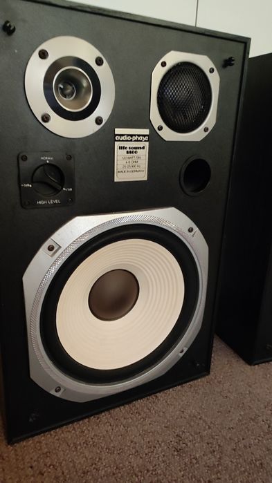 Wieża AKAI 3 segmenty