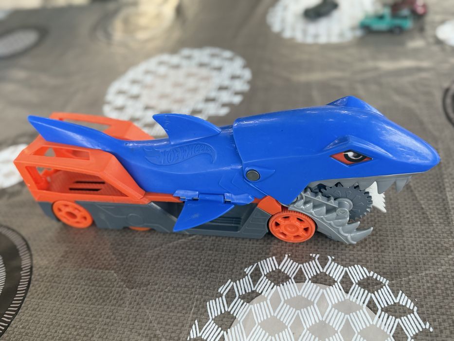Акула Хот Вилс Hot Wheels