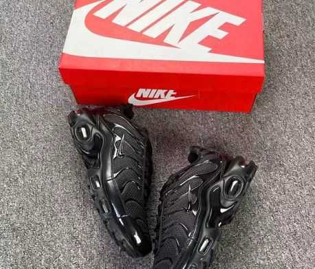 Buty Nike Air Max TN Plus Black R. 40
