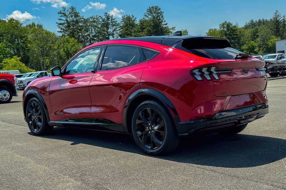 Ford Mustang Mach-E Premium      2023