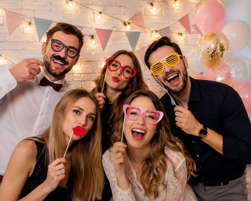 Fotobudka na imprezę do szkoły, firmy i wesele ! Drukowane zdjęcia na miejscu idealne na zakończenie szkoły i Twój event