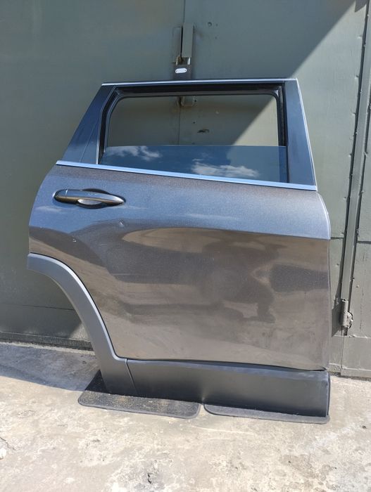 Cherokee чвертка, полка крила двері карта хром запчастини PAU