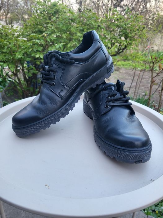 Шкіряні туфлі нові 44 розмір MIDA