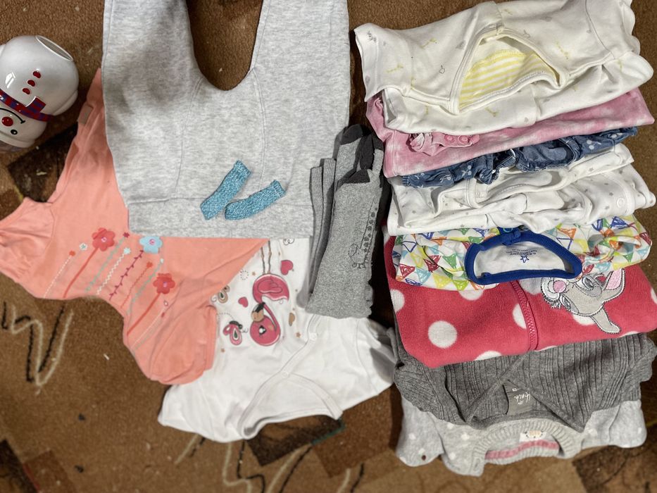 Продам пакет вещей на девочку 0 до 5 мес