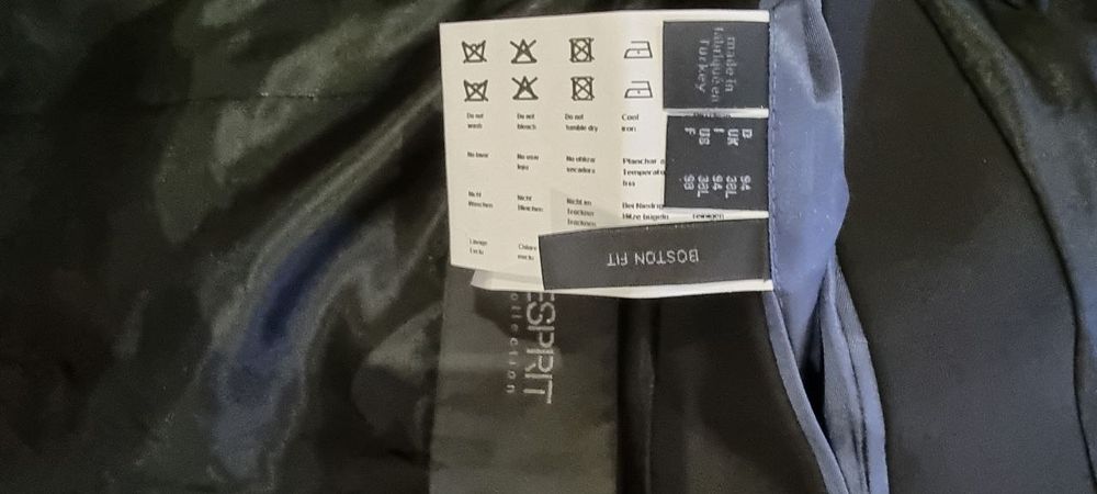 Продам новий костюм з вовни 100% esprit